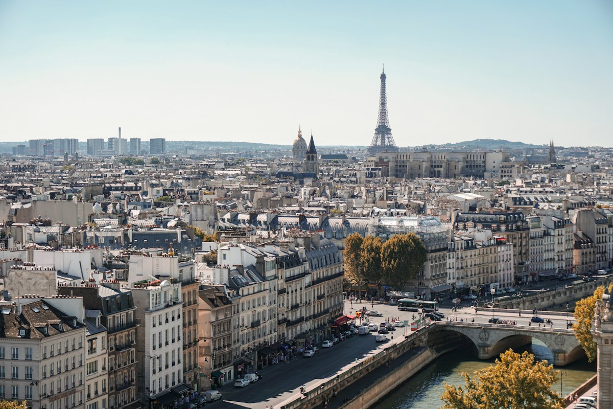 Vue de Paris et de la petite couronne depuis les toits